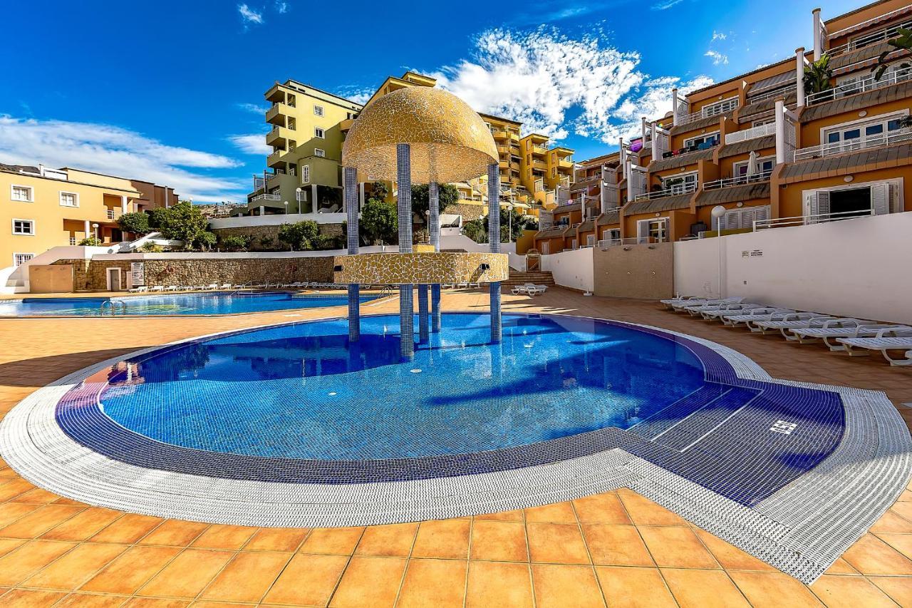 Apartment In The Orlando Complex Адехе Екстериор снимка
