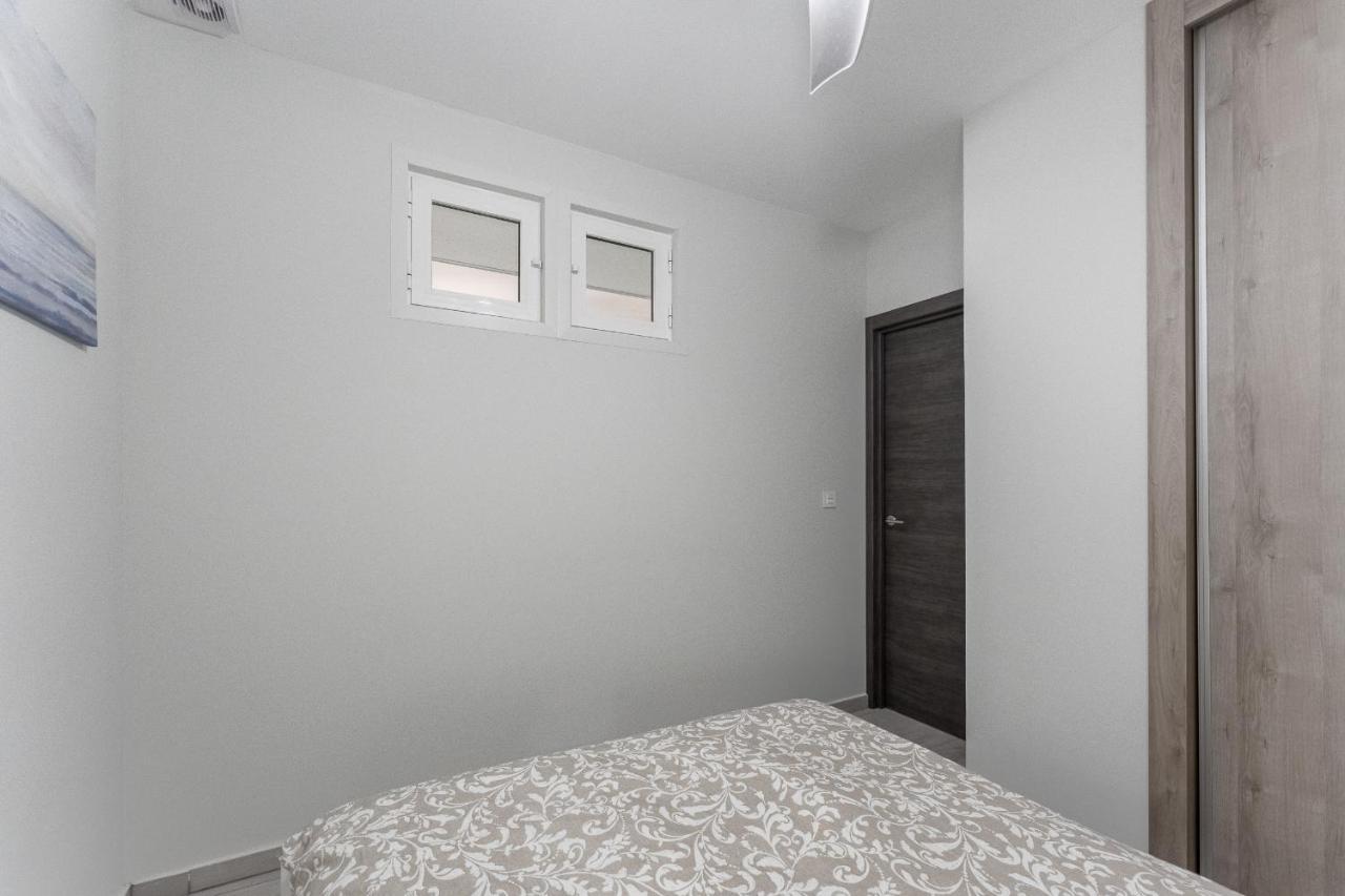 Apartment In The Orlando Complex Адехе Екстериор снимка
