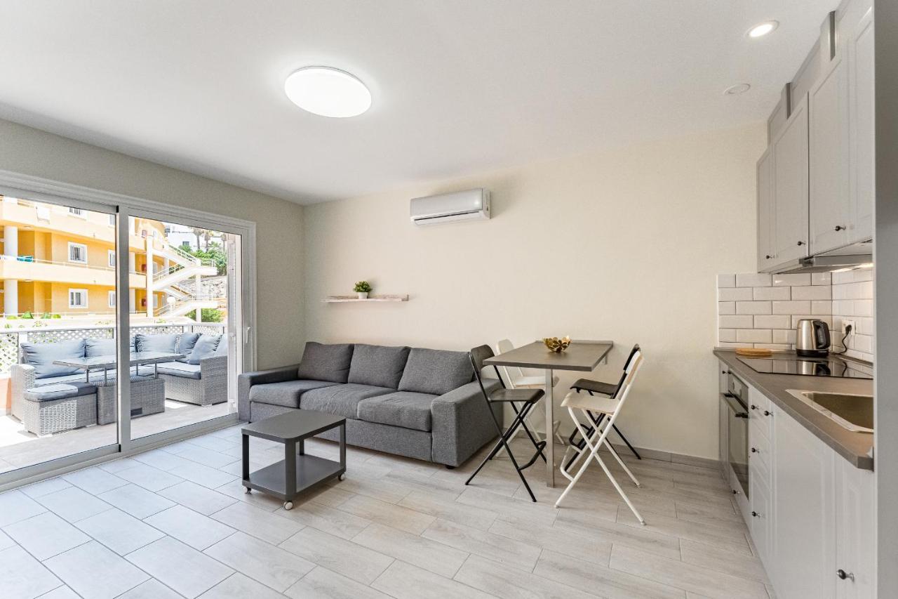 Apartment In The Orlando Complex Адехе Екстериор снимка