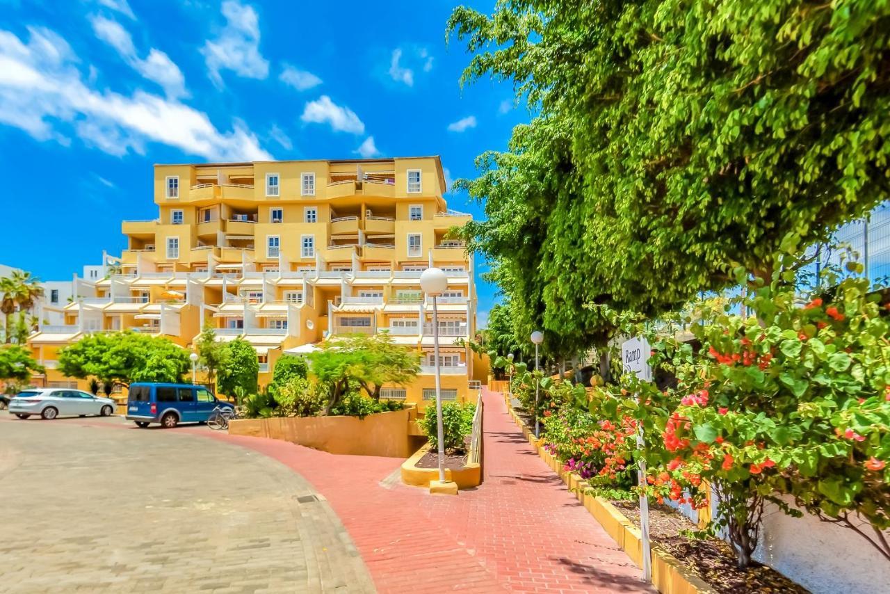 Apartment In The Orlando Complex Адехе Екстериор снимка